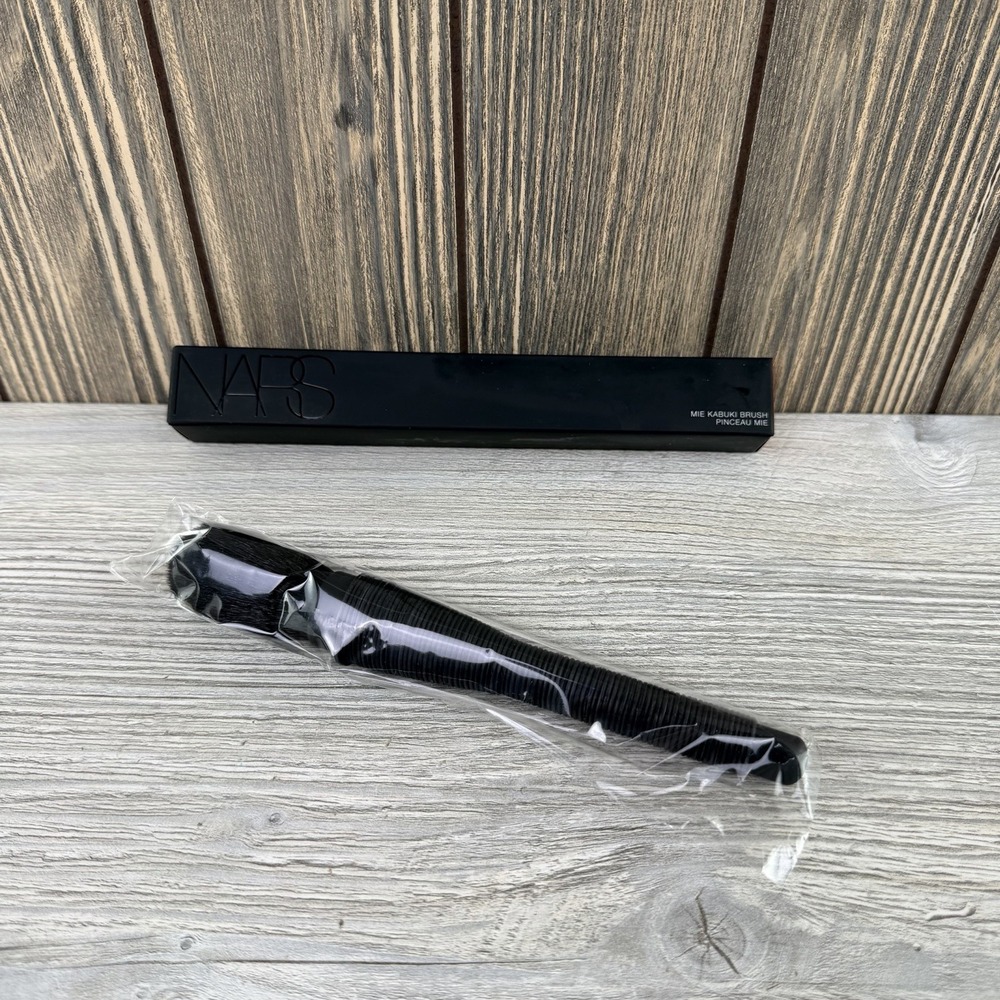 Nars Mie Kabuki Brush #1861 Length 7 Inches Full Size Brand New Sealed Boxed